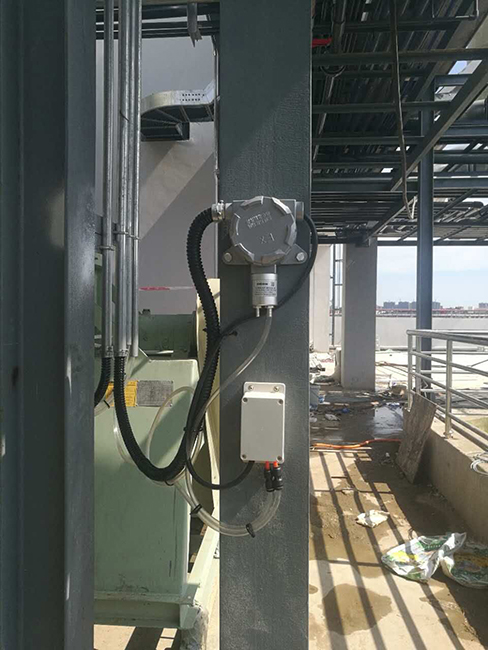 固定在線監測型二氯甲烷檢測儀安裝現場圖