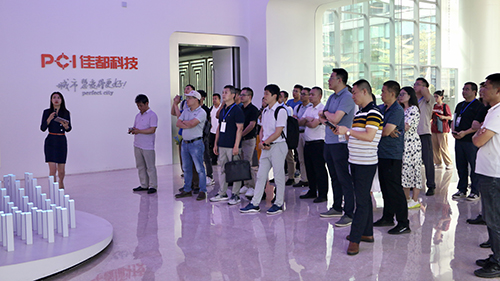 深國安參觀學(xué)習(xí)佳都科技現(xiàn)場(chǎng).